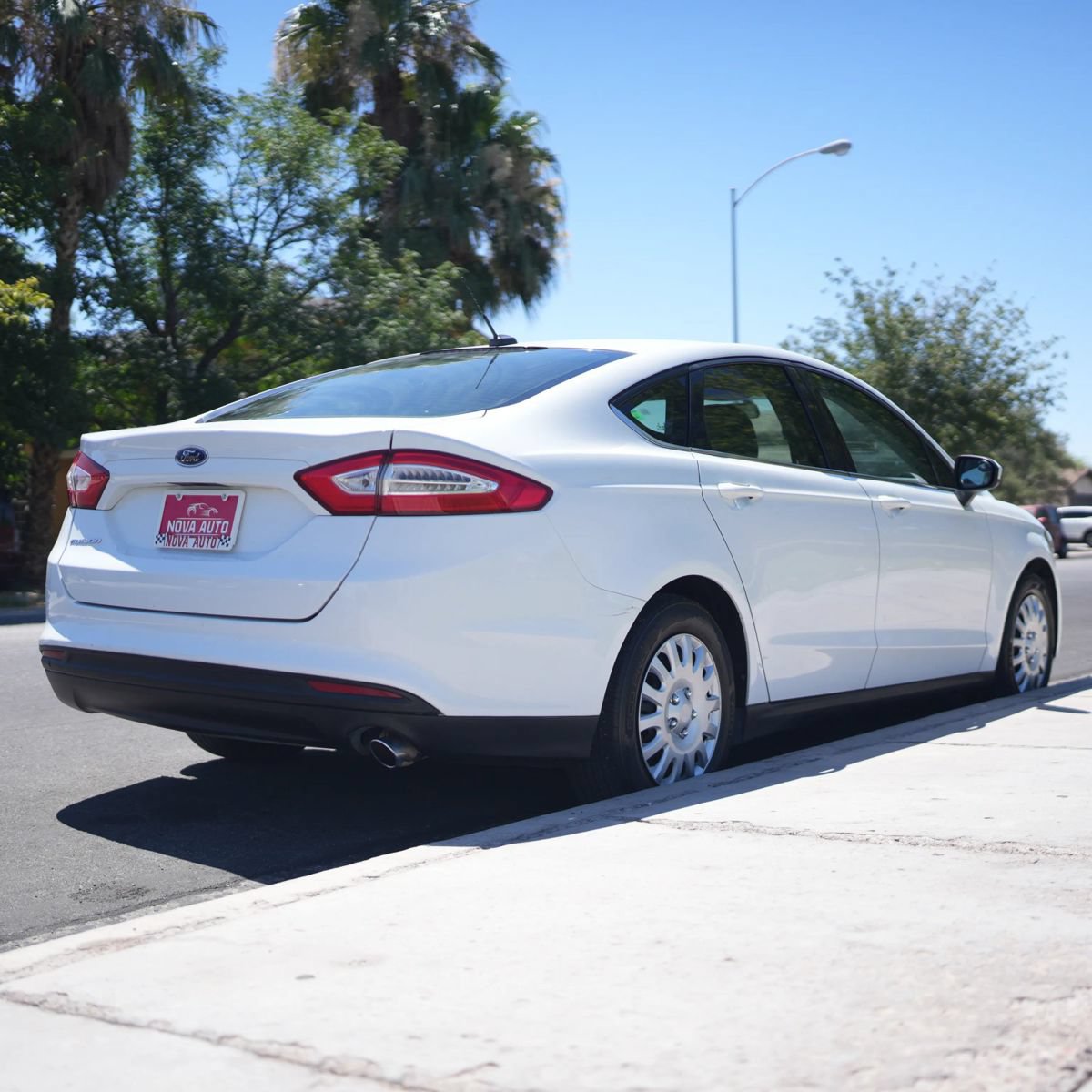 Used 2013 Ford Fusion S FWD image 8