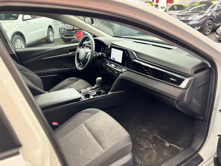 Used 2025 Toyota Camry LE FWD image 22