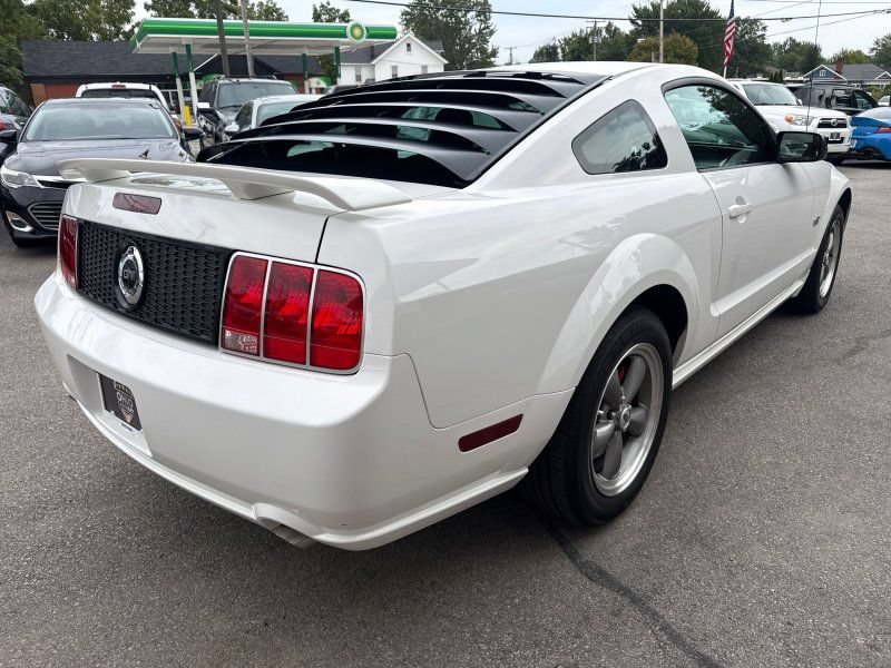 Used 2006 Ford Mustang GT RWD image 5