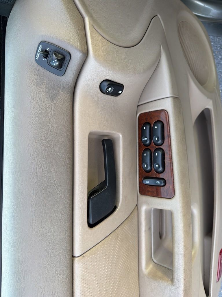 Used 2004 Mercury Sable LS Premium image 24