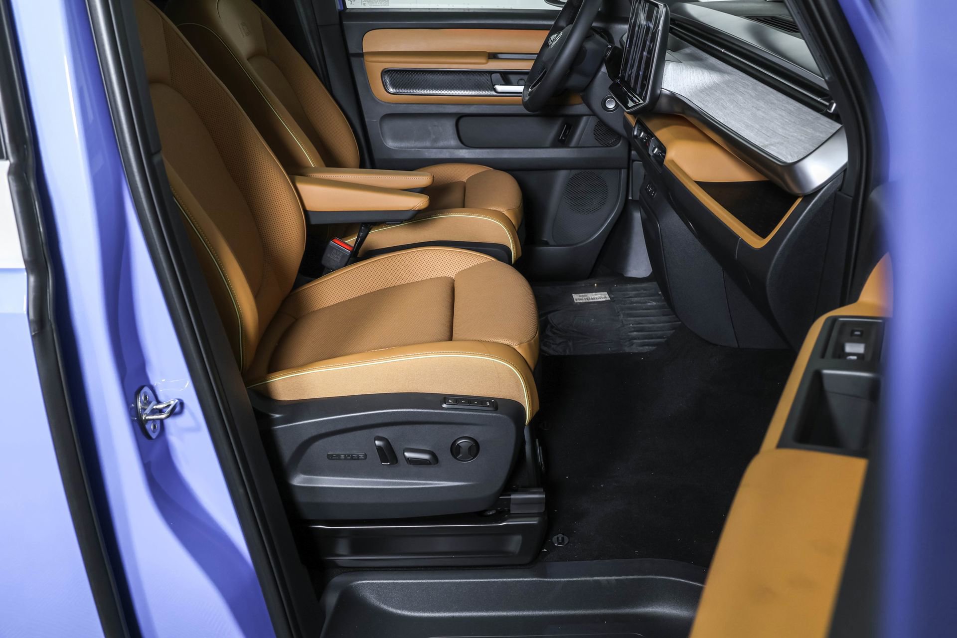 New 2025 Volkswagen ID. Buzz Pro S Plus image 44