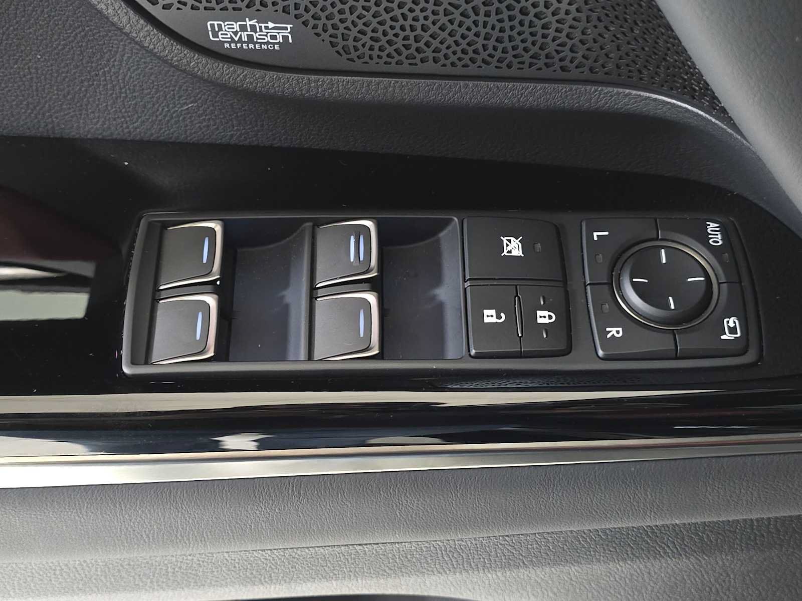 Used 2023 Lexus LX 600 F Sport w/ Accessory Package (Z1) AWD/4WD image 24