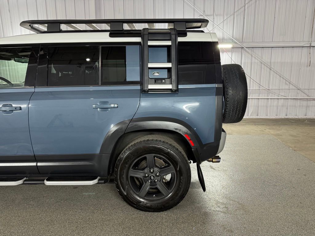 Used 2022 Land Rover Defender 110 image 12