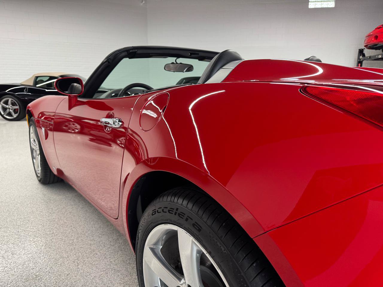Used 2007 Pontiac Solstice Convertible w/ Premium Package RWD image 30