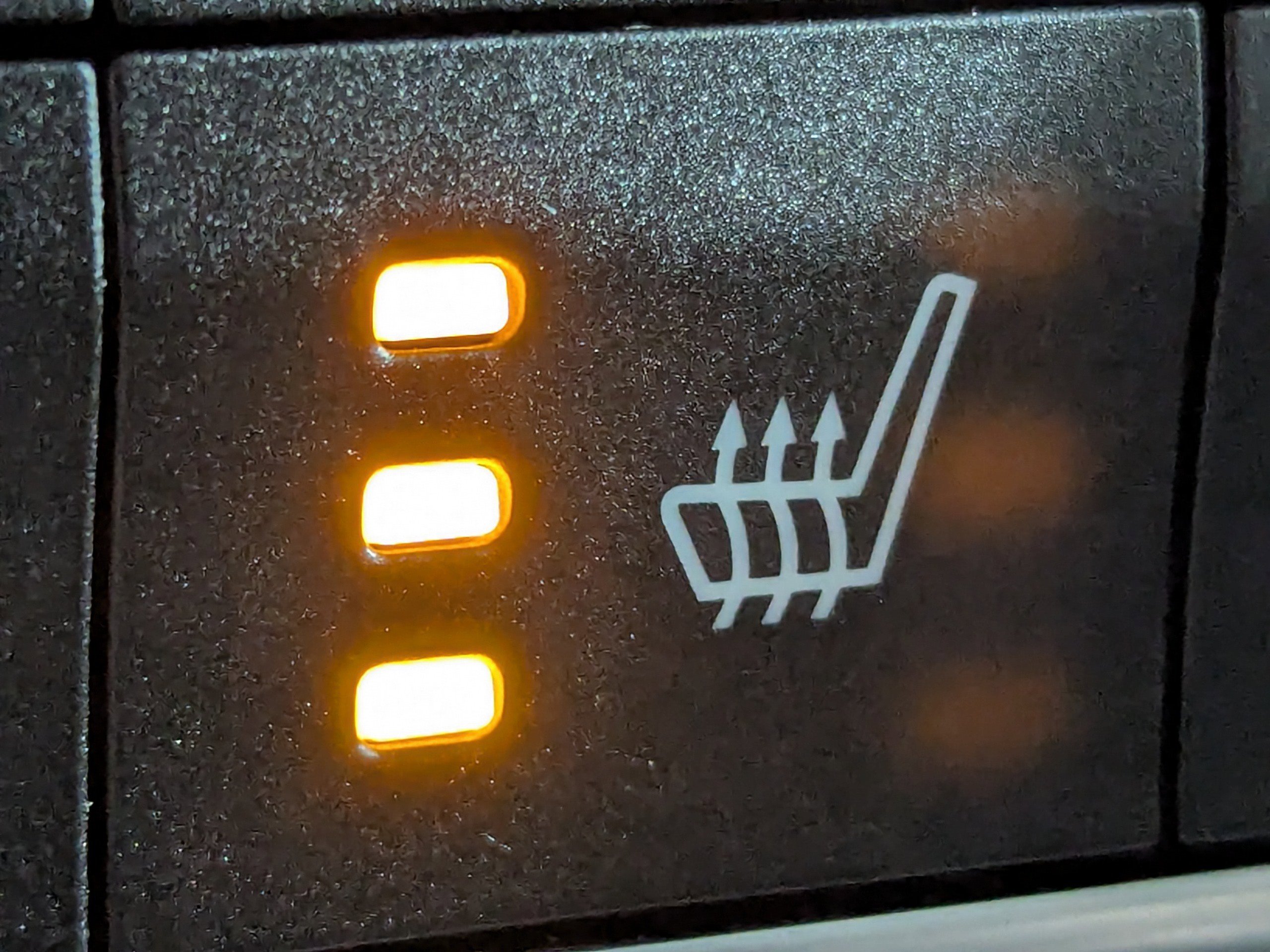 Used 2025 Jeep Wrangler Sahara AWD/4WD image 19