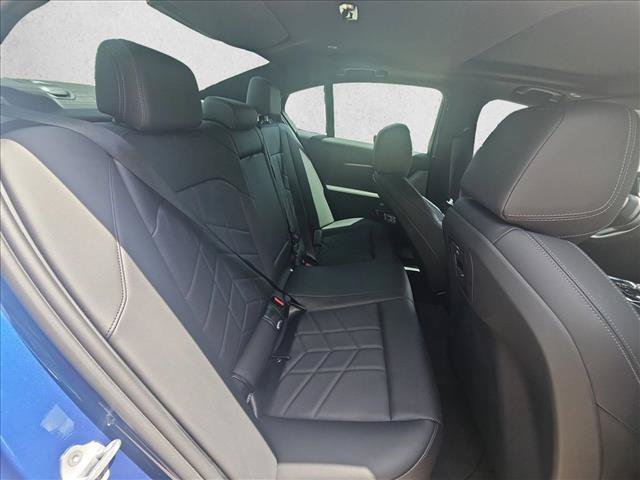 Used 2026 BMW i5 eDrive40 w/ Premium Package RWD image 17