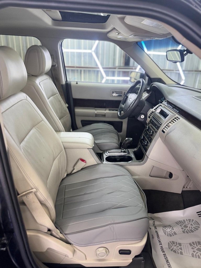 Used 2011 Ford Flex SEL w/ Rapid Spec Order Code FWD image 32