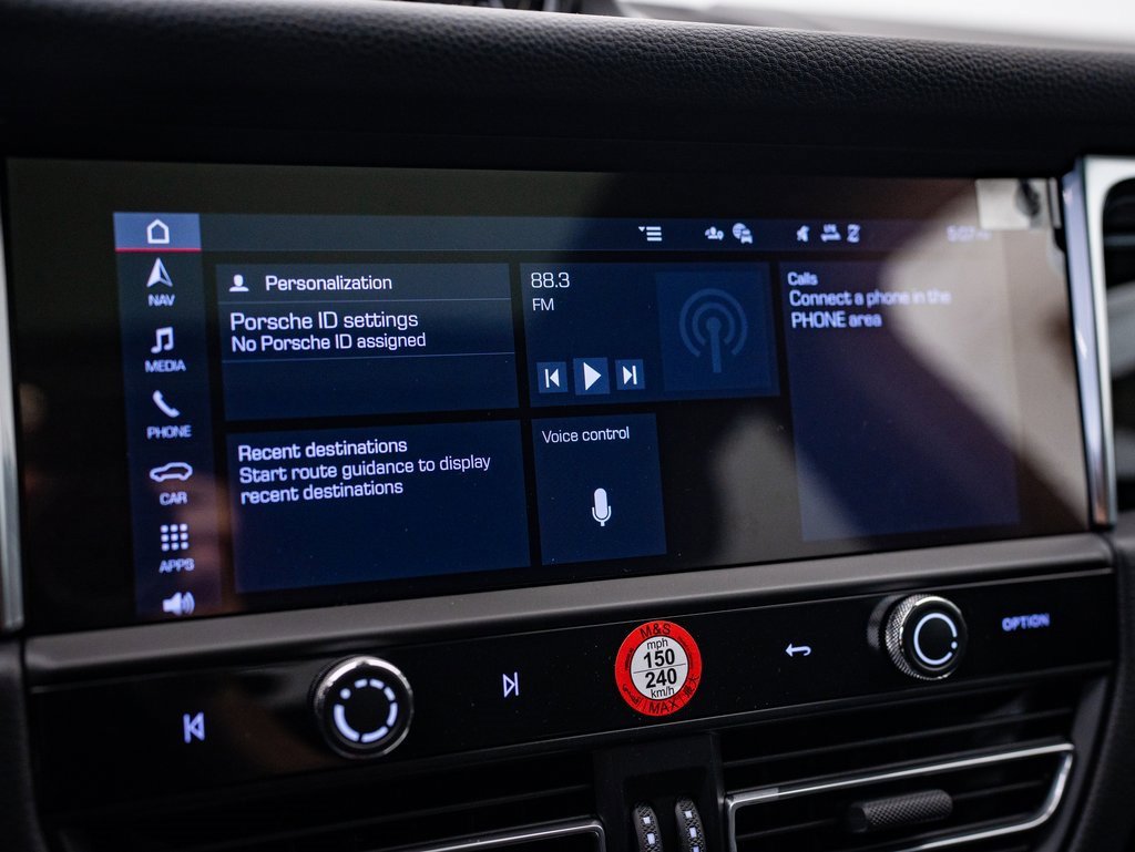 Used 2025 Porsche Macan image 28