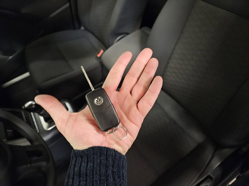 Used 2012 Volkswagen Tiguan LE FWD image 33