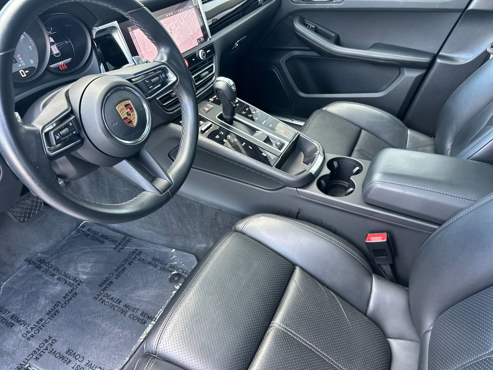 Certified 2023 Porsche Macan S AWD/4WD image 5