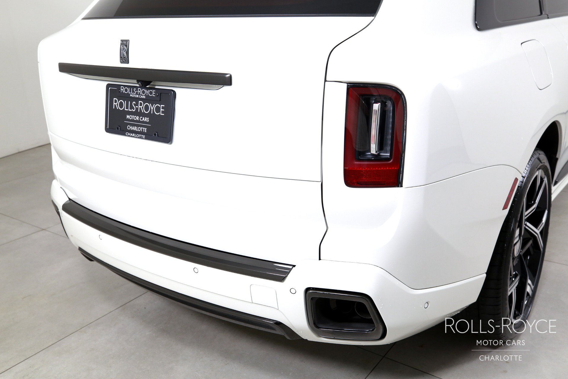 Used 2025 Rolls-Royce Cullinan Black Badge AWD/4WD image 47
