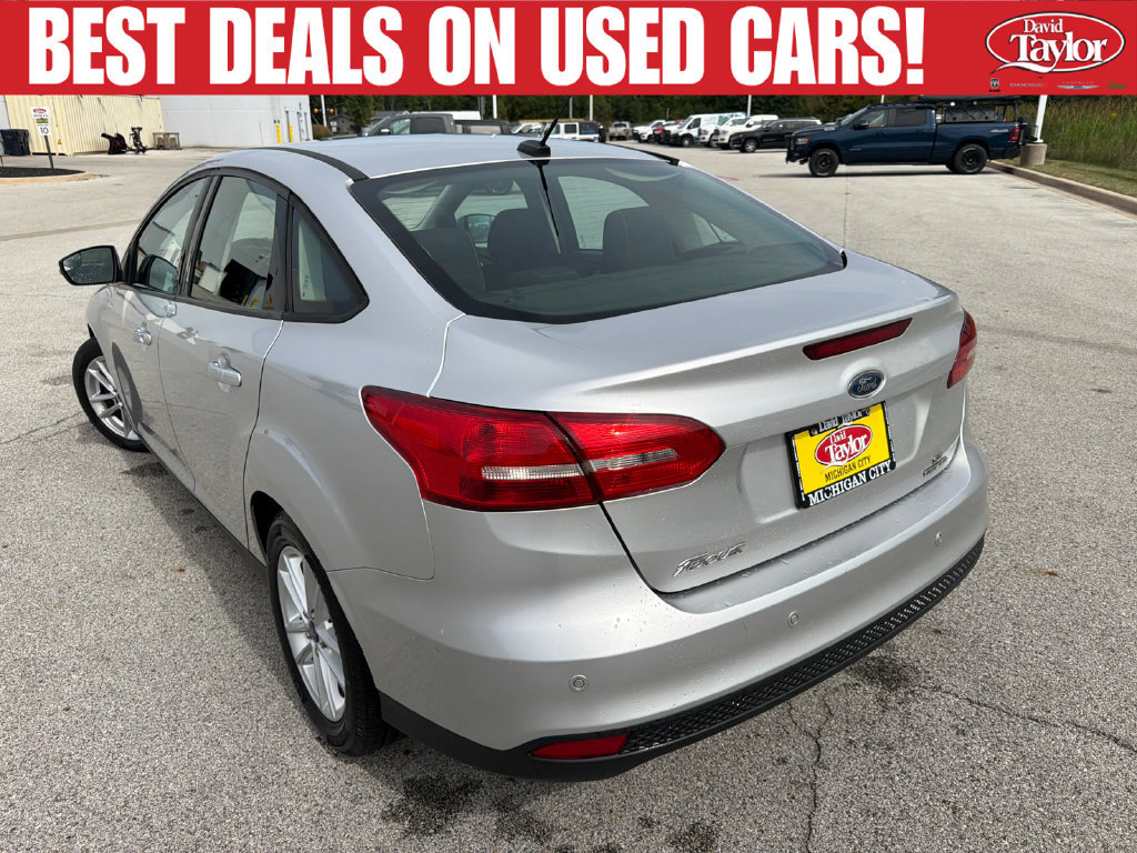 Used 2015 Ford Focus SE w/ SE Cold Weather Package FWD image 6
