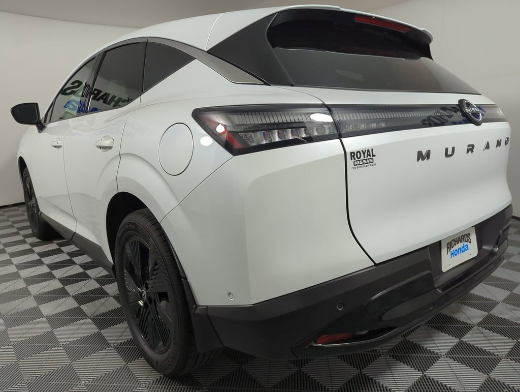 Used 2025 Nissan Murano SV image 2