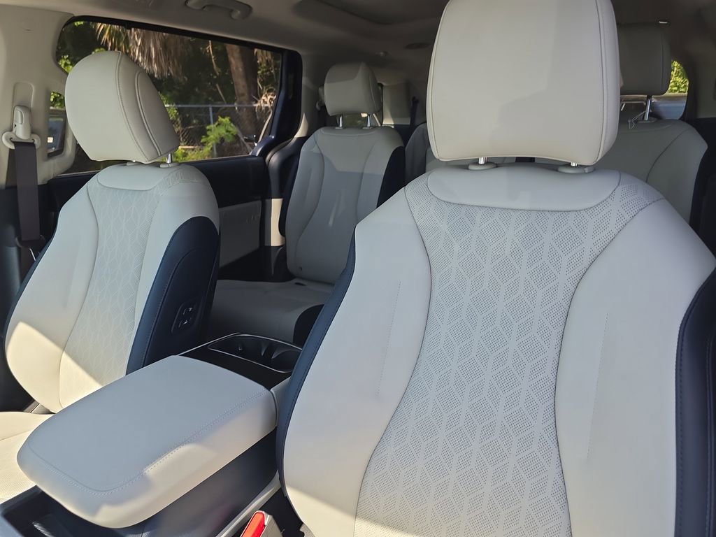 New 2026 Kia Carnival SX FWD image 23