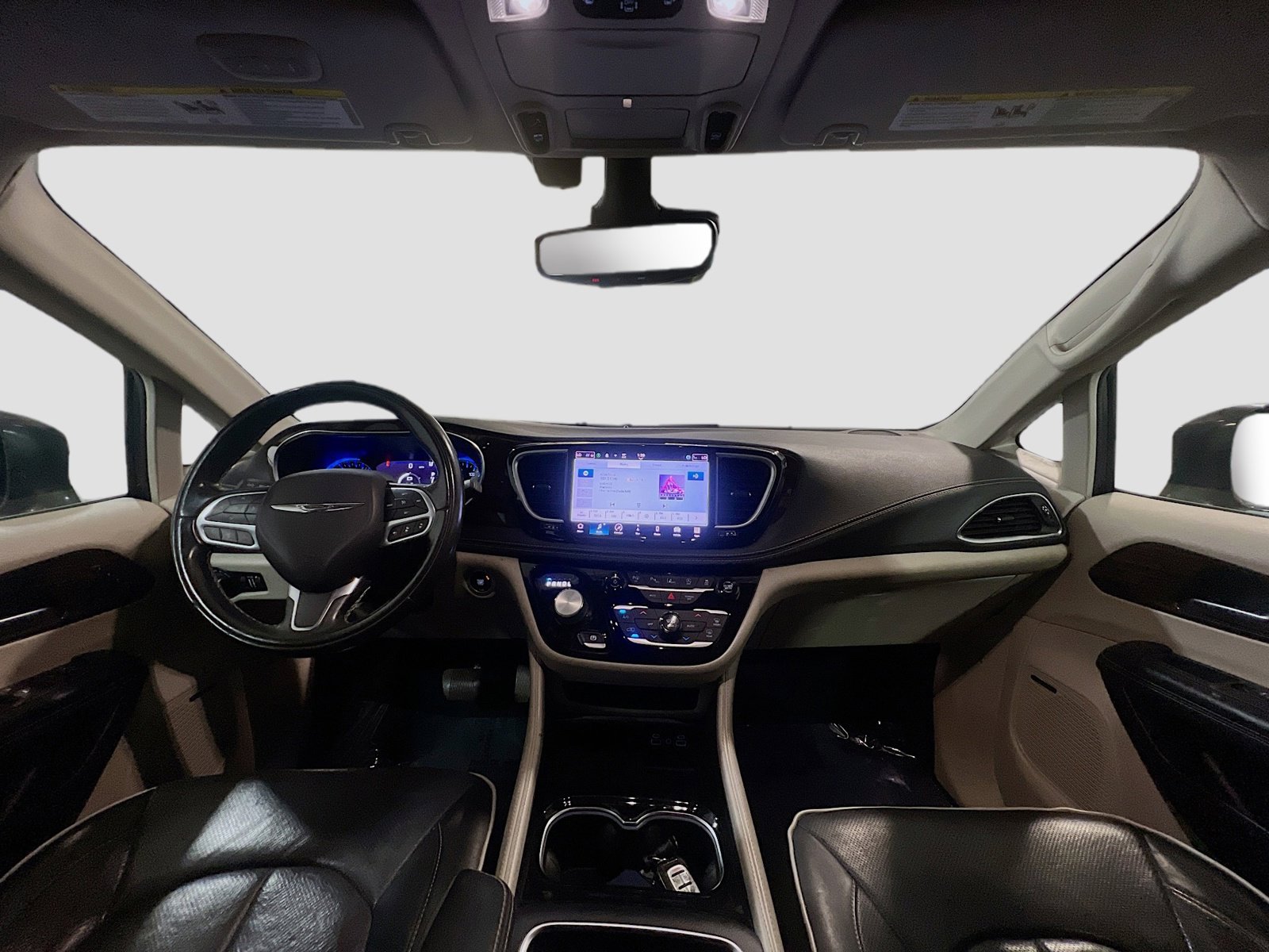 Used 2022 Chrysler Pacifica Limited FWD image 18