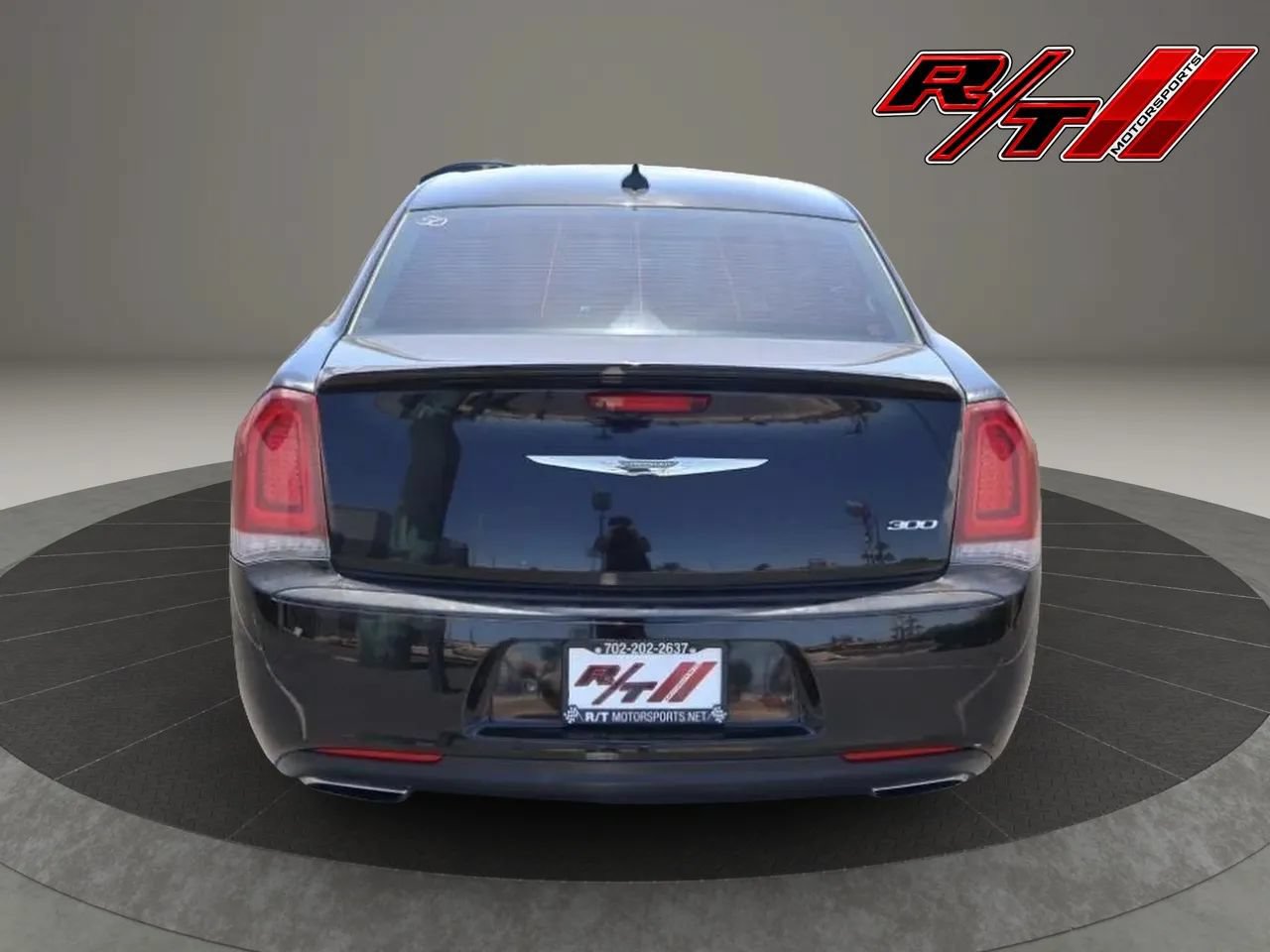 Used 2019 Chrysler 300 Touring w/ Sport Appearance Package RWD image 6