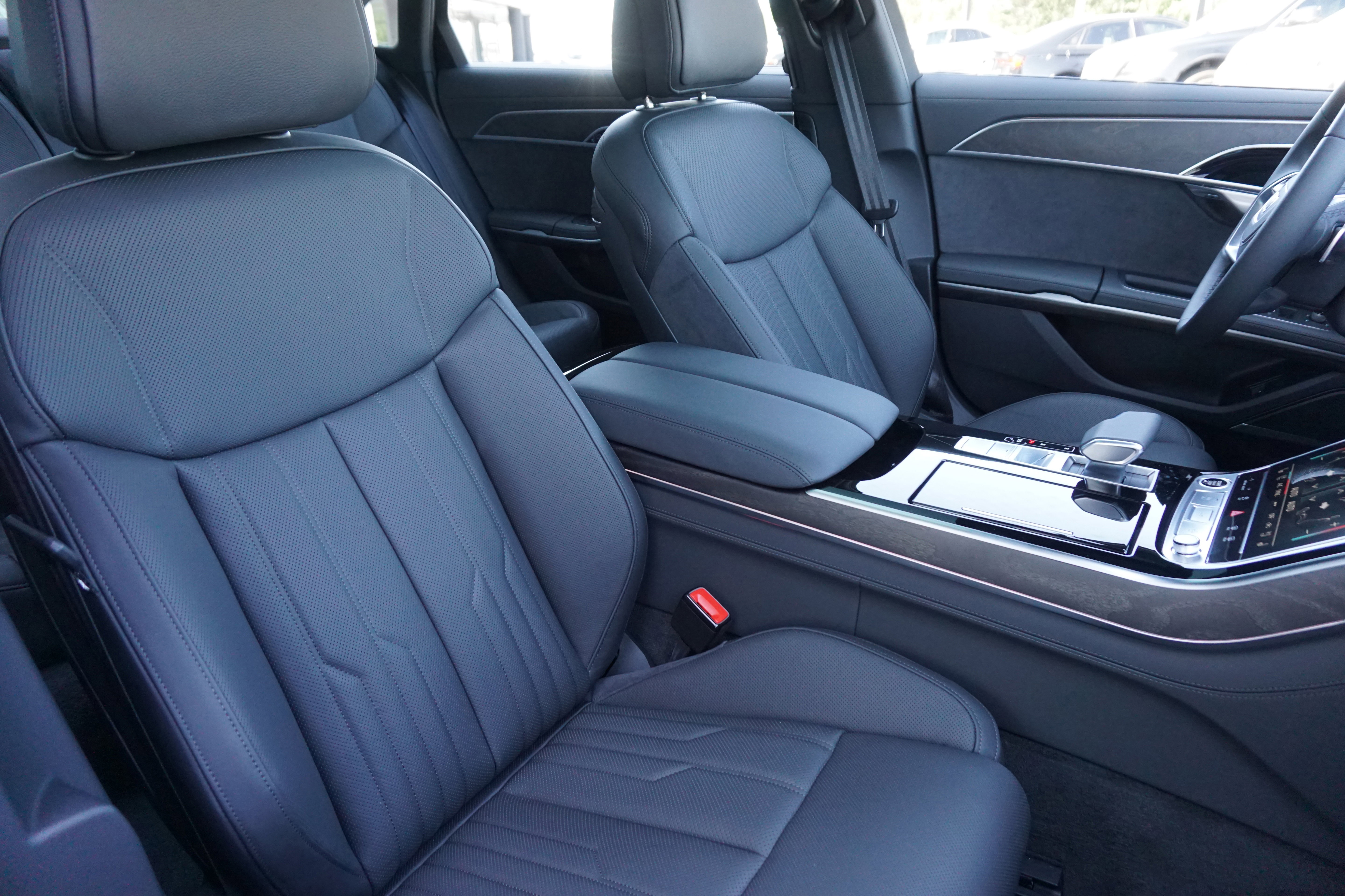 New 2025 Audi A8 L 3.0T image 22