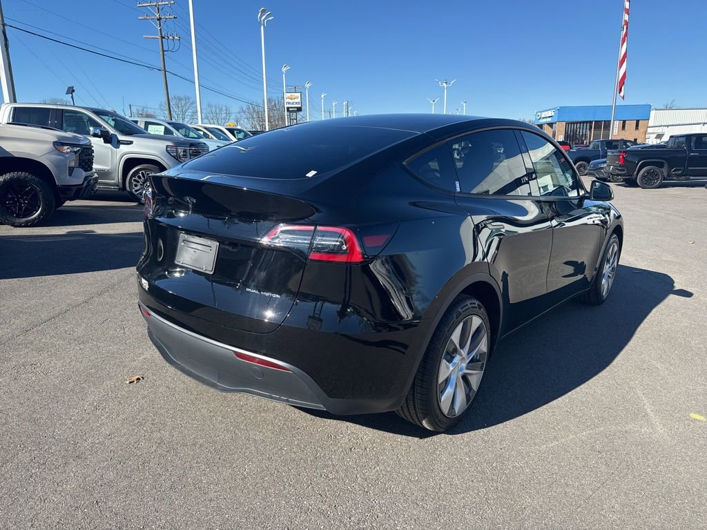 Used 2024 Tesla Model Y Long Range image 5