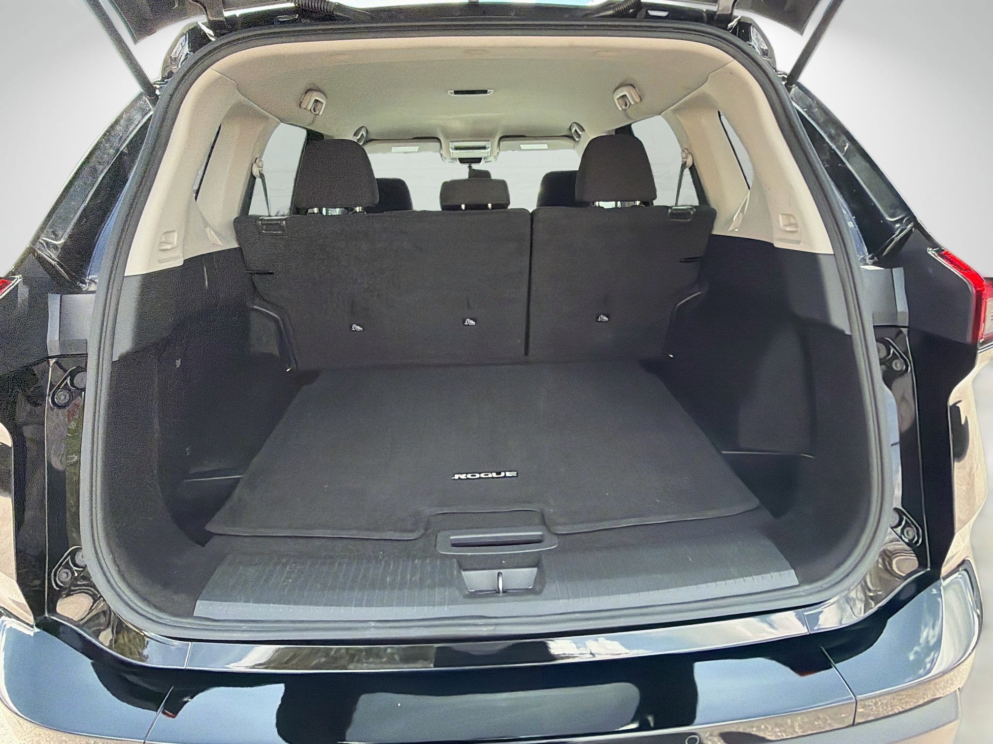 Used 2024 Nissan Rogue S AWD/4WD image 12