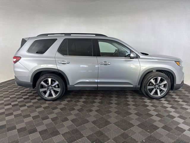 Certified 2023 Honda Pilot Touring image 4