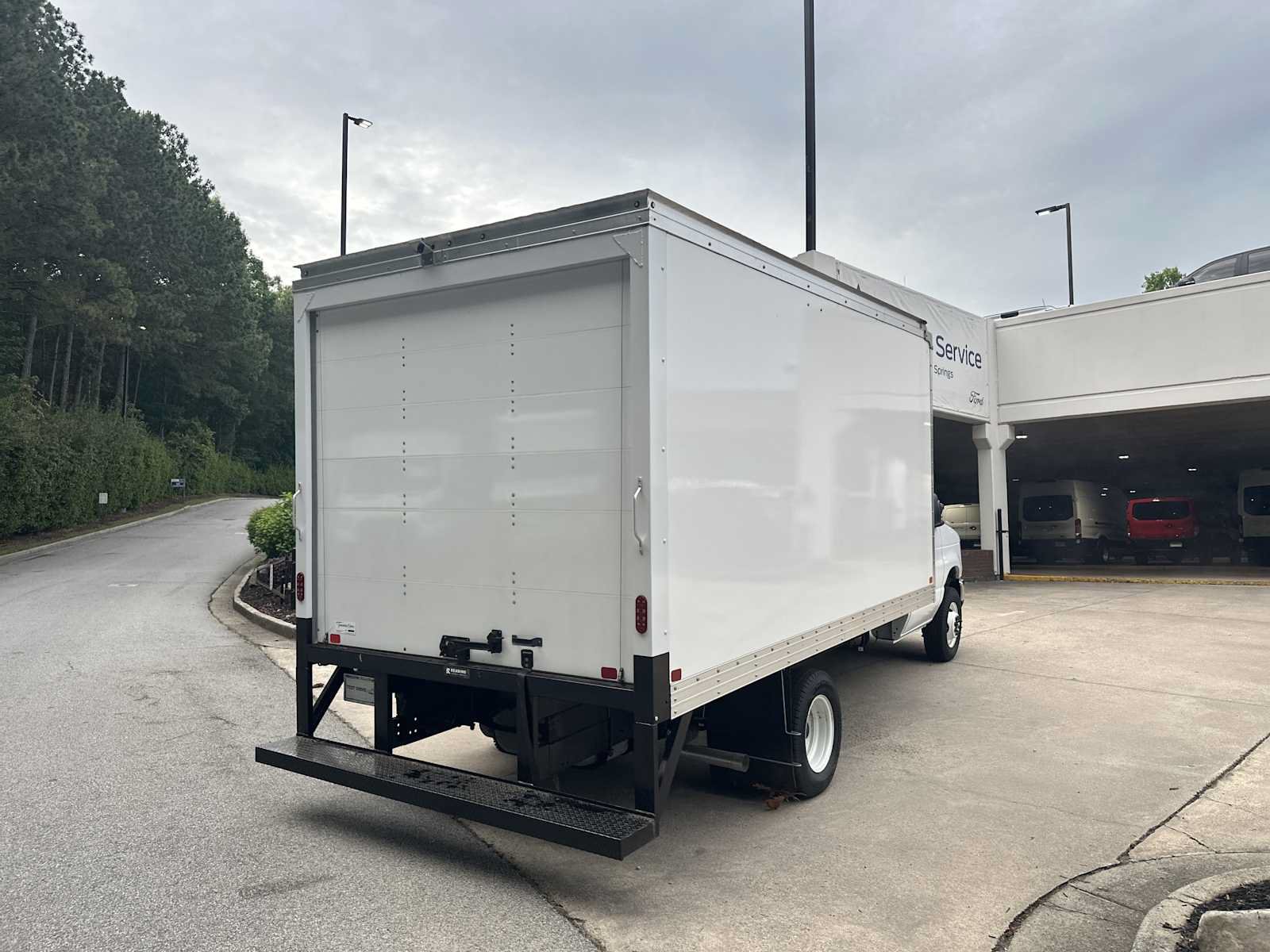 New 2025 Ford E-450 and Econoline 450 Super Duty w/ Power Equipment Group RWD image 7