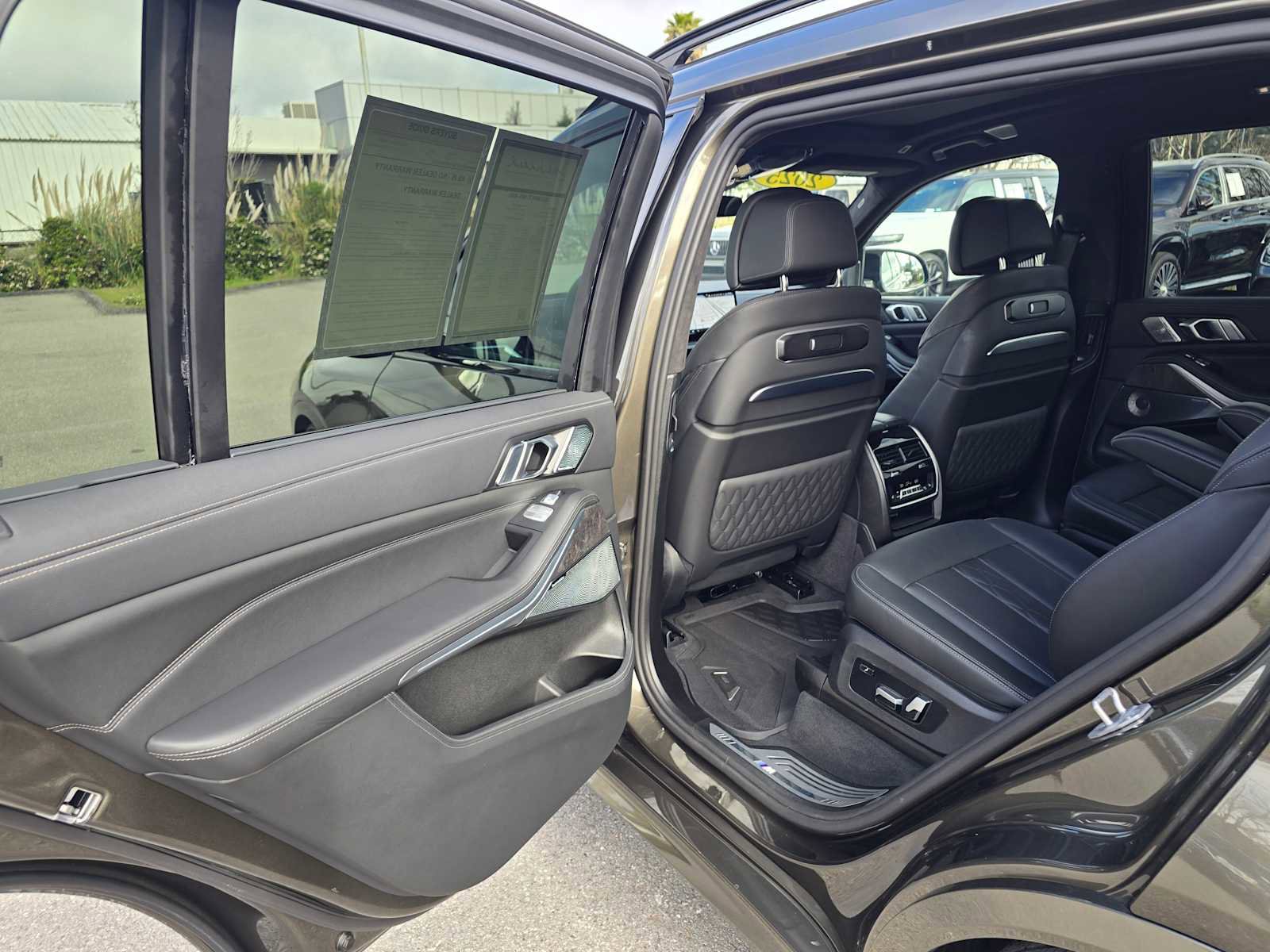 Used 2025 BMW X7 M60i w/ Executive Package image 17