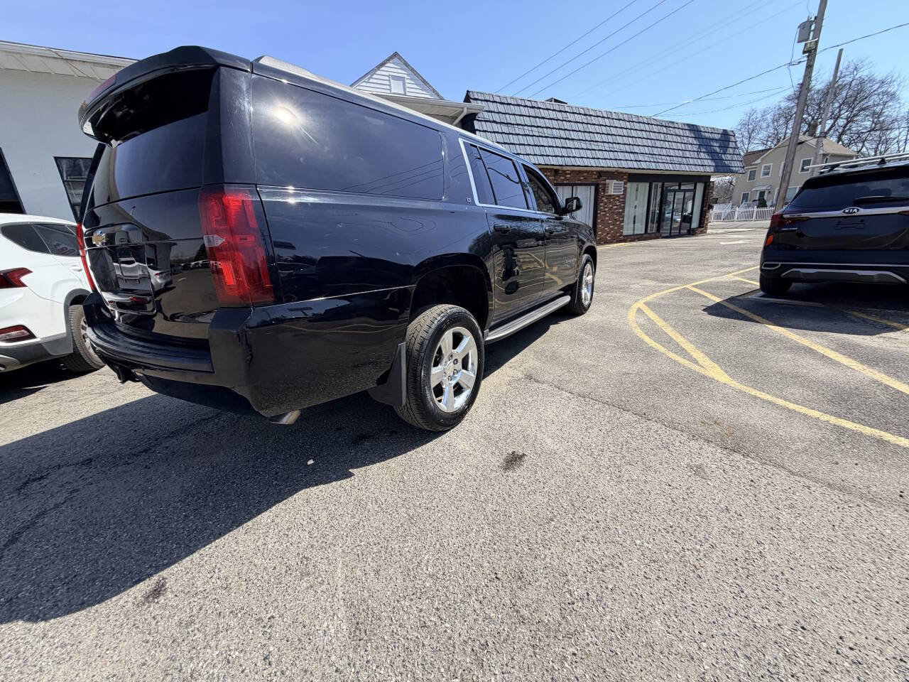 Used 2016 Chevrolet Suburban LT AWD/4WD image 12