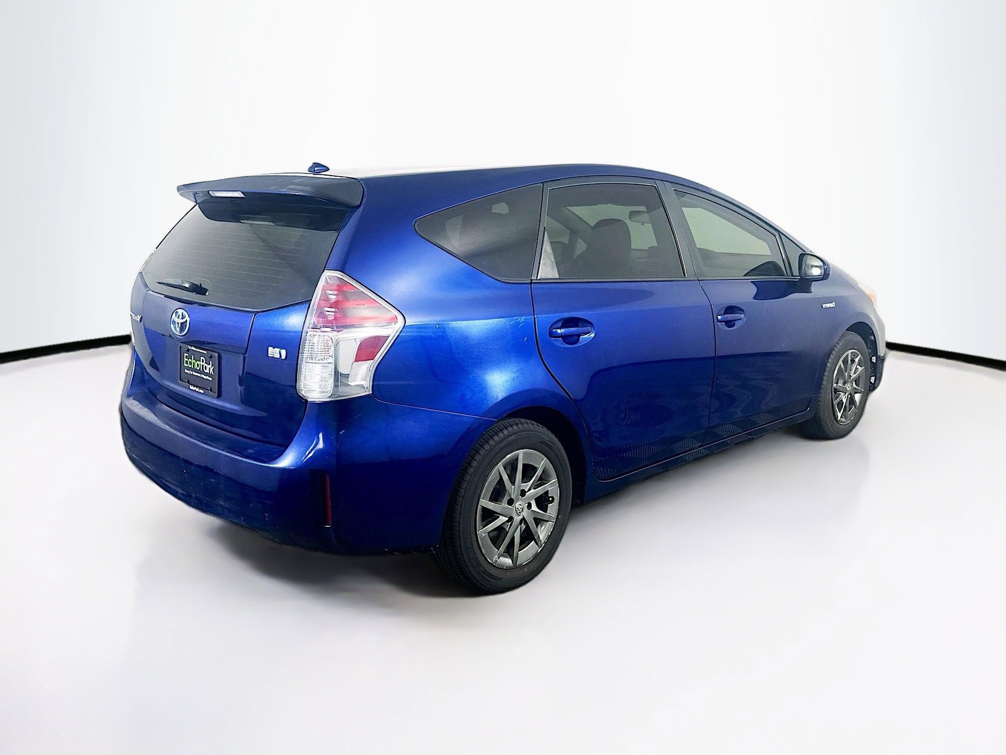 Used 2017 Toyota Prius V Two image 9