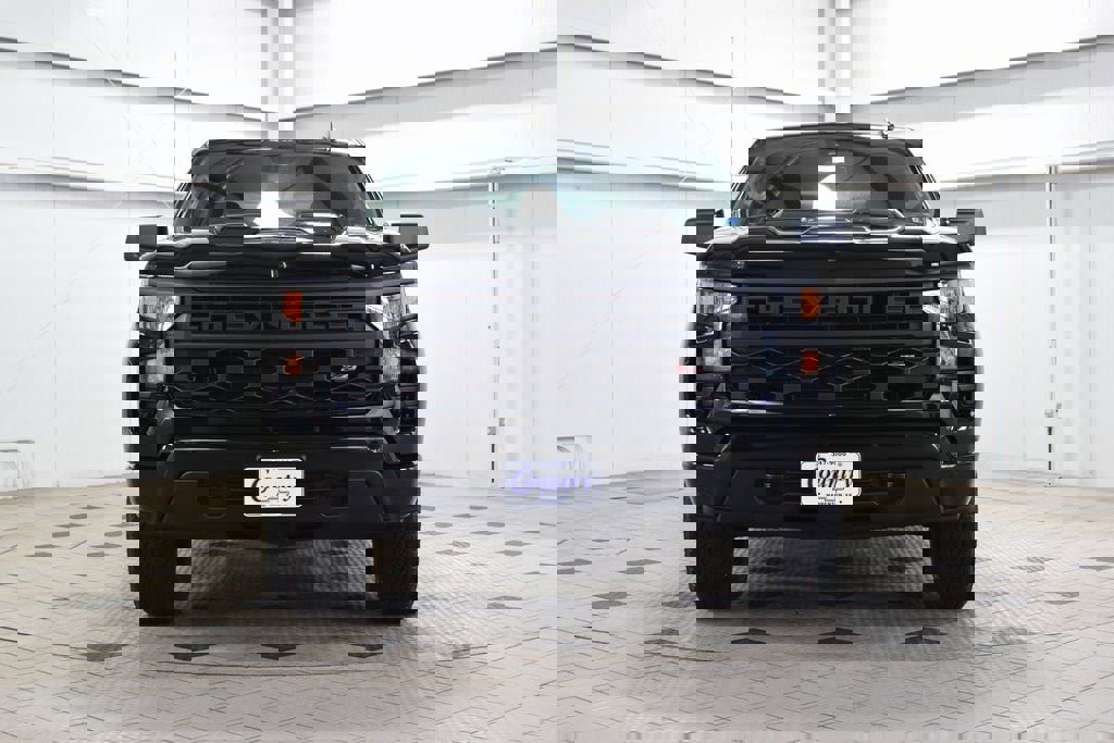 New 2026 Chevrolet Silverado 1500 Custom Trail Boss w/ Turbomax Blackout Package image 2