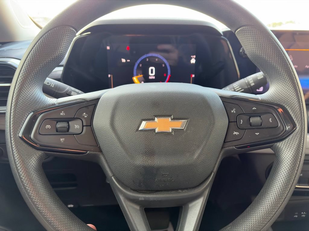 Used 2025 Chevrolet TrailBlazer LS w/ LS Convenience Package FWD image 17