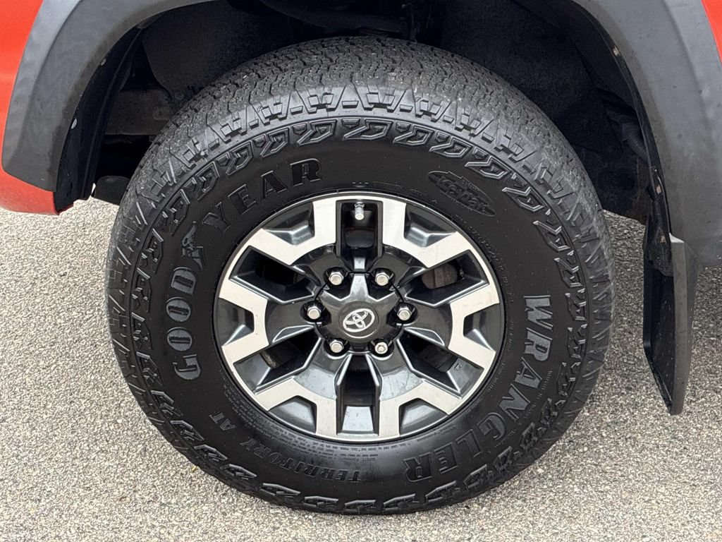 Used 2017 Toyota Tacoma TRD Off-Road w/ Tow Package (A/T) AWD/4WD image 19