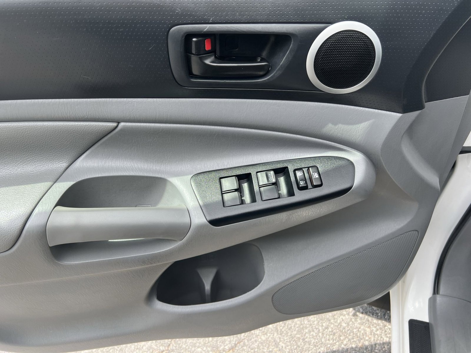 Used 2015 Toyota Tacoma 4x4 Double Cab w/ TRD Sport Package image 22