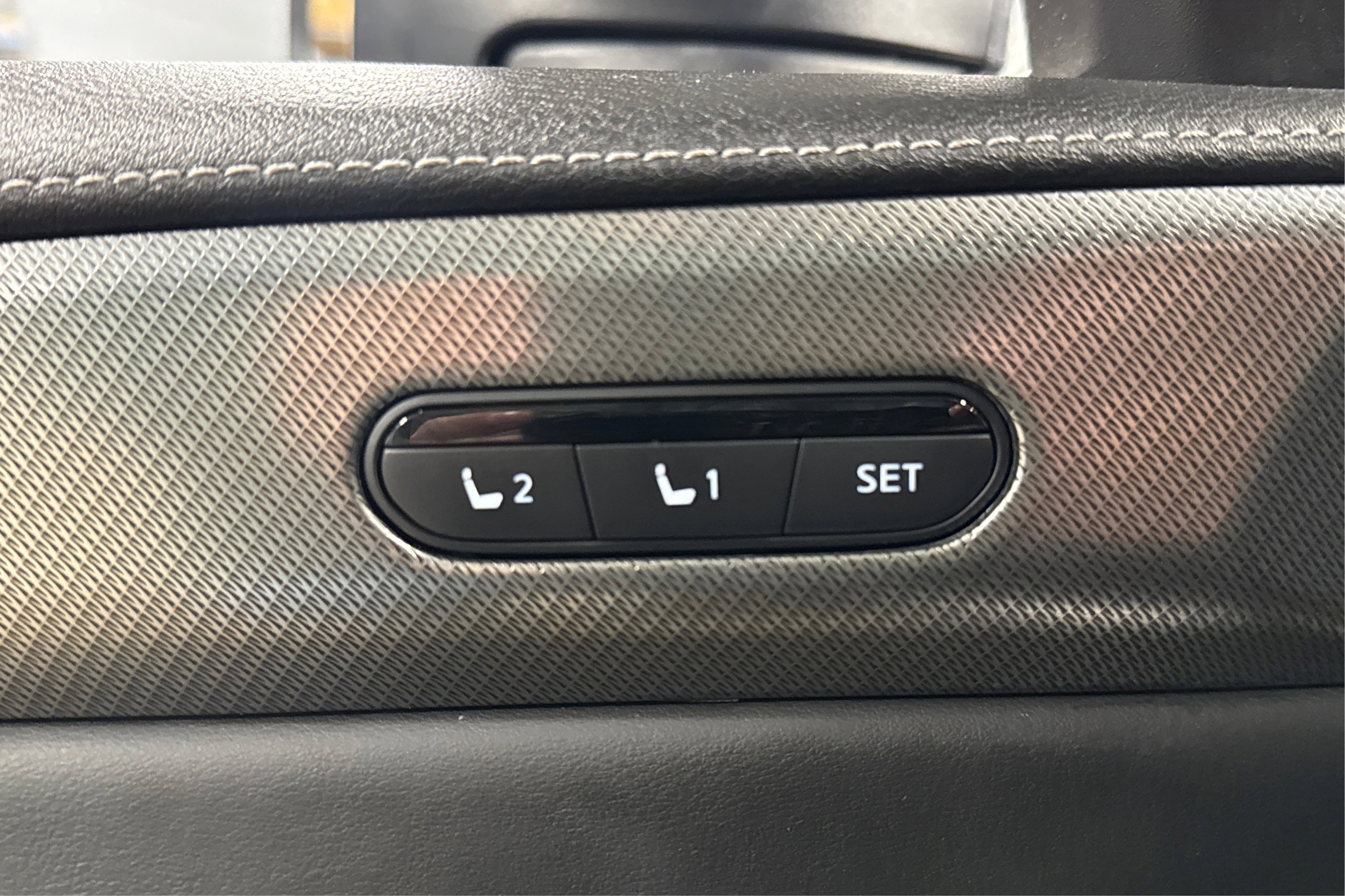 Used 2023 INFINITI QX60 Luxe AWD/4WD image 16