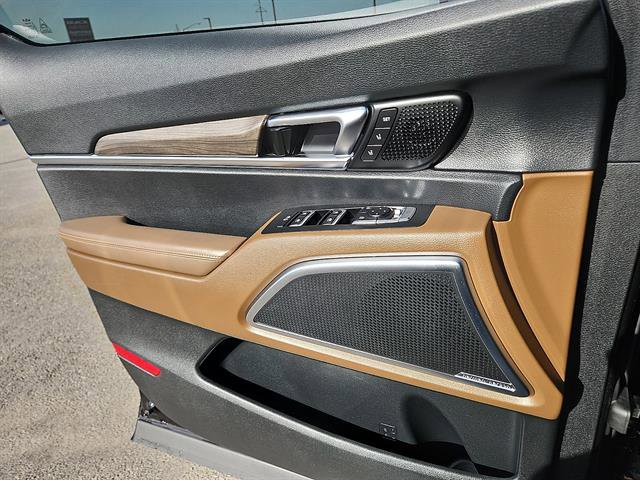 Used 2022 Kia Telluride SX w/ SX Prestige Package image 13