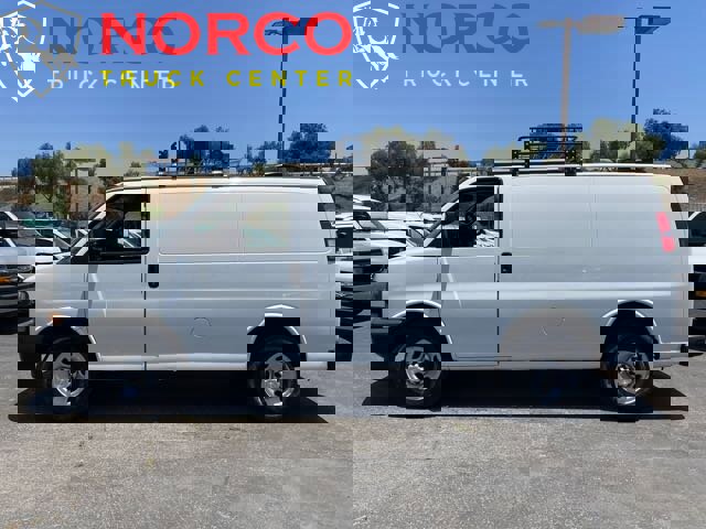 Used 2018 Chevrolet Express 2500 image 10