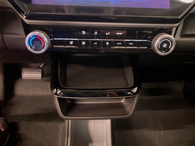 New 2027 Chevrolet Bolt LT w/ Comfort Package FWD image 19