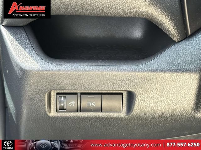 Used 2023 Toyota RAV4 LE AWD/4WD image 24