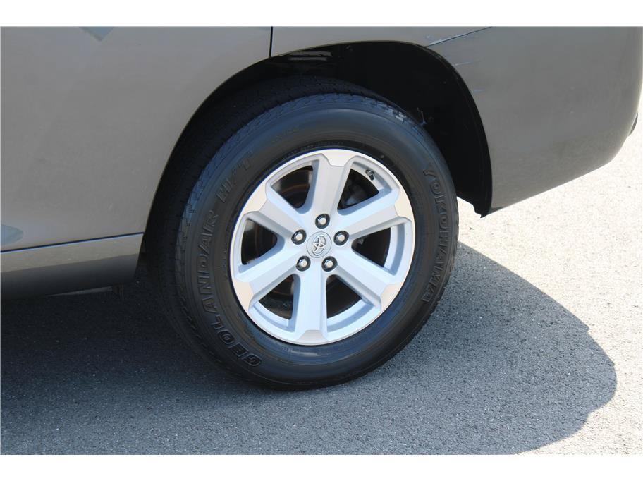 Used 2010 Toyota Highlander SE AWD/4WD image 6