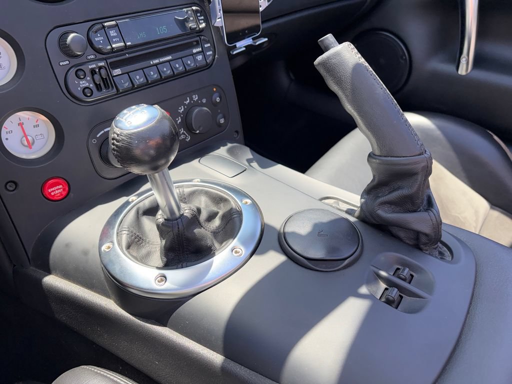 Used 2004 Dodge Viper SRT-10 RWD image 16