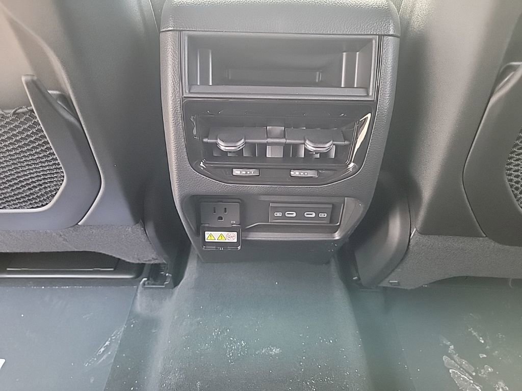 New 2026 Jeep Grand Cherokee Altitude image 18