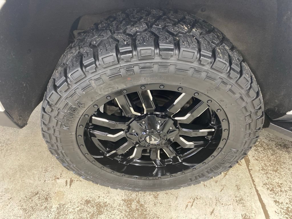 Used 2022 GMC Yukon XL Denali AWD/4WD image 16
