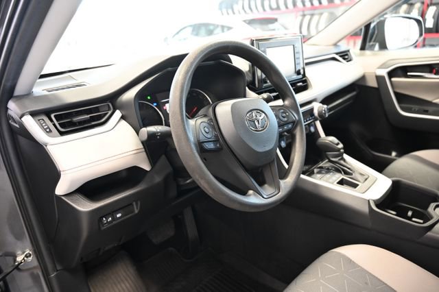 Used 2022 Toyota RAV4 XLE image 21