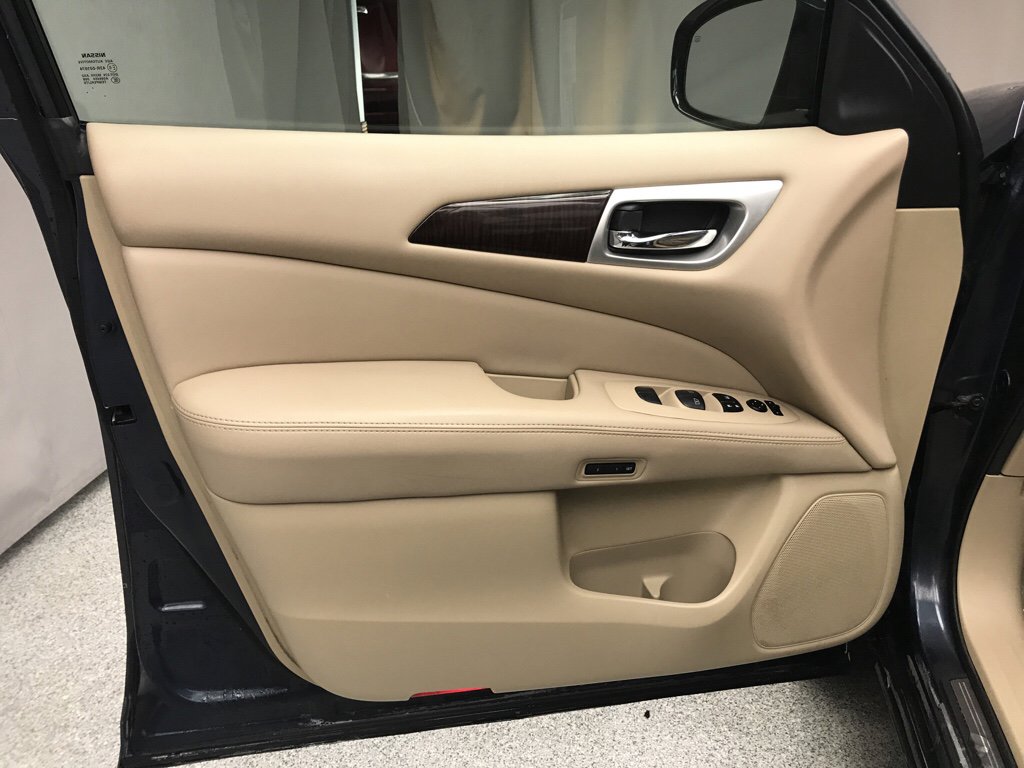 Used 2014 Nissan Pathfinder Platinum w/ Platinum Premium Package image 8