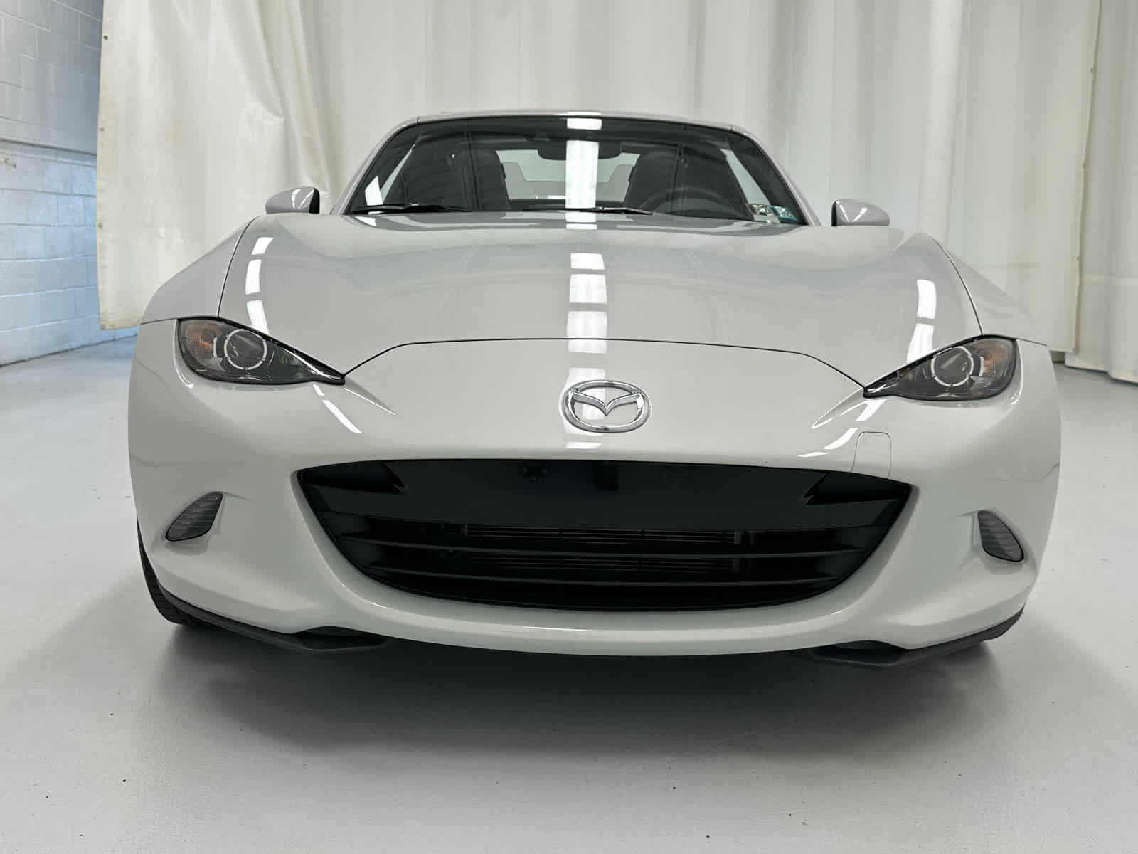 Used 2017 MAZDA MX-5 Miata RF Grand Touring RWD image 5