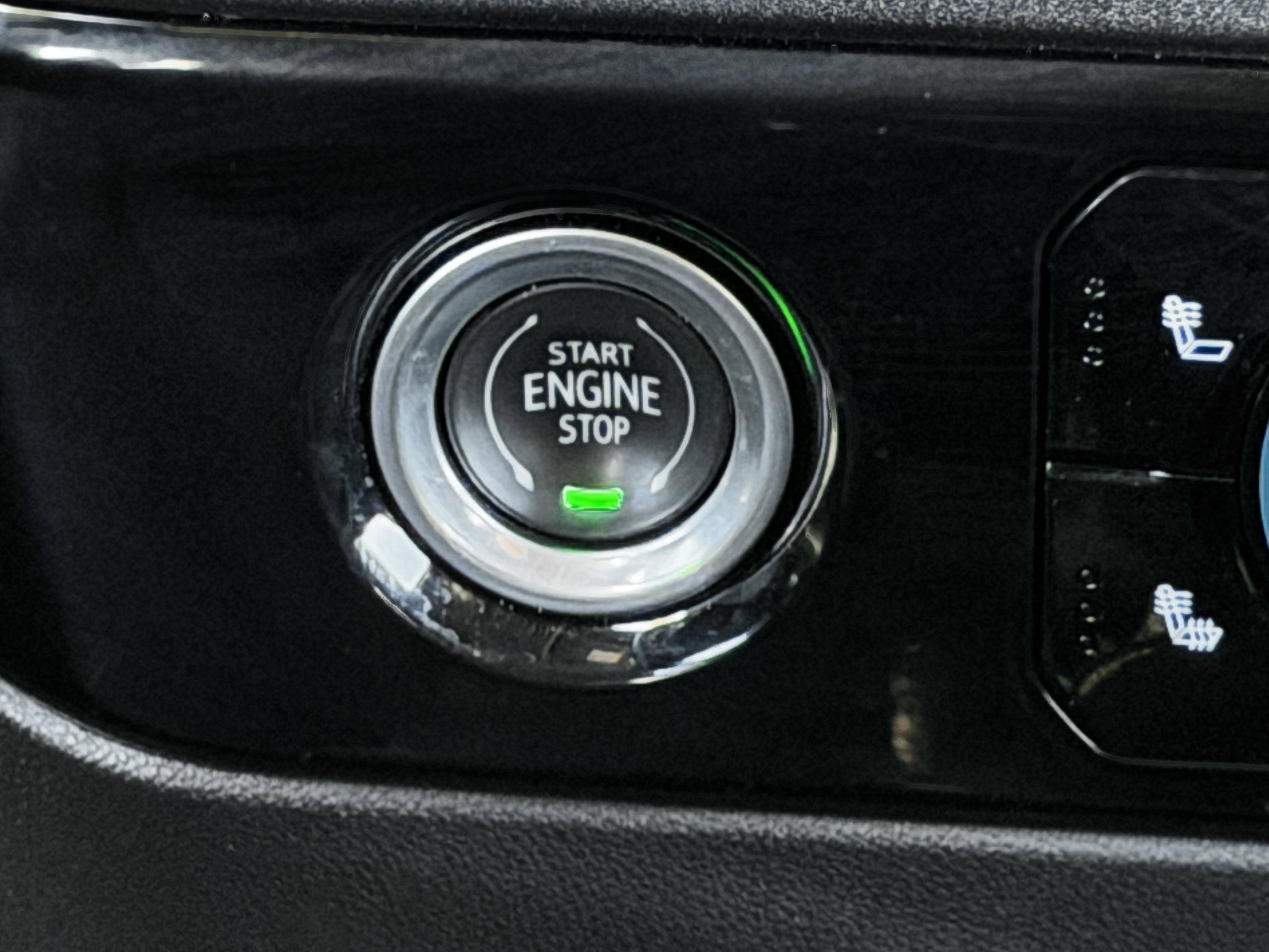 Used 2023 Chevrolet Silverado 1500 LT AWD/4WD image 14