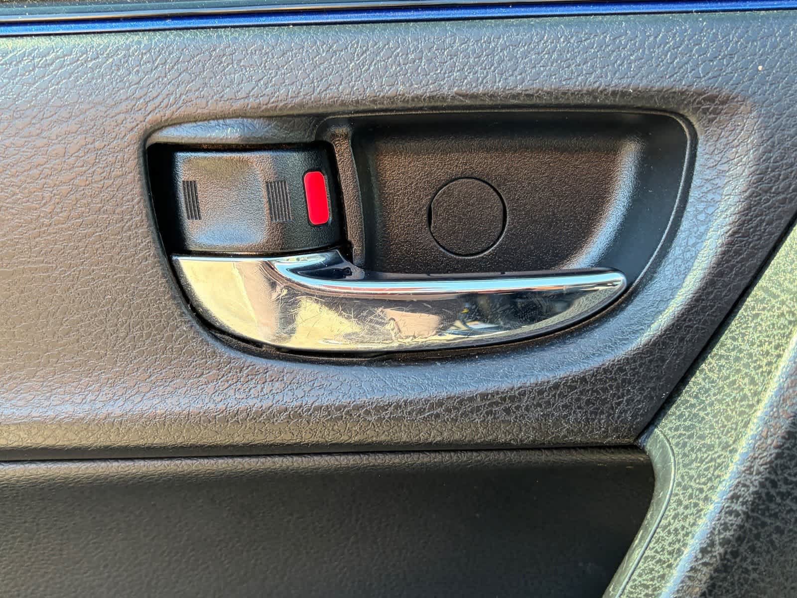 Used 2019 Toyota Corolla SE w/ Carpet Mat Package (TMS) FWD image 6