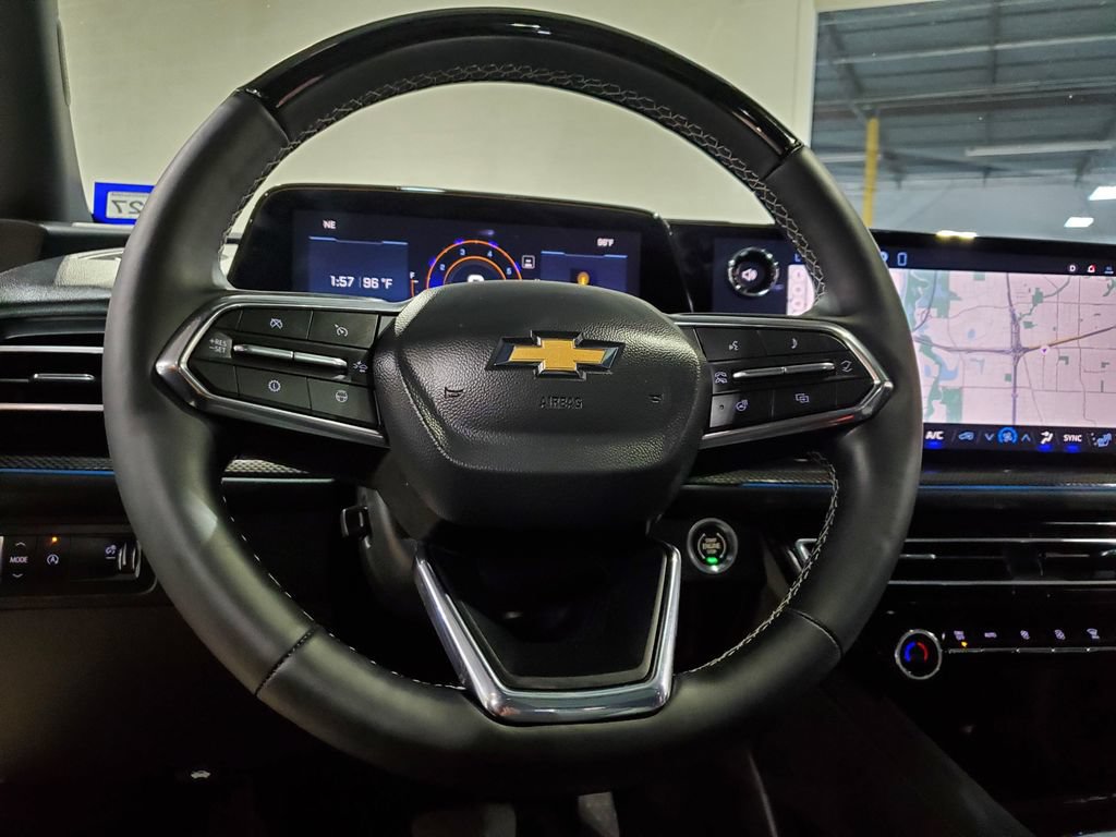 Used 2025 Chevrolet Traverse High Country FWD image 29