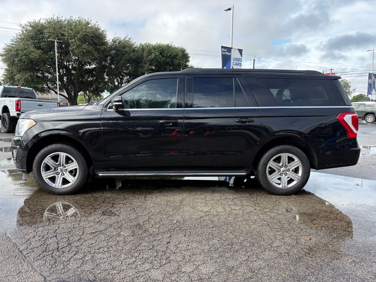 Used 2020 Ford Expedition Max XLT w/ Equipment Group 202A RWD image 6