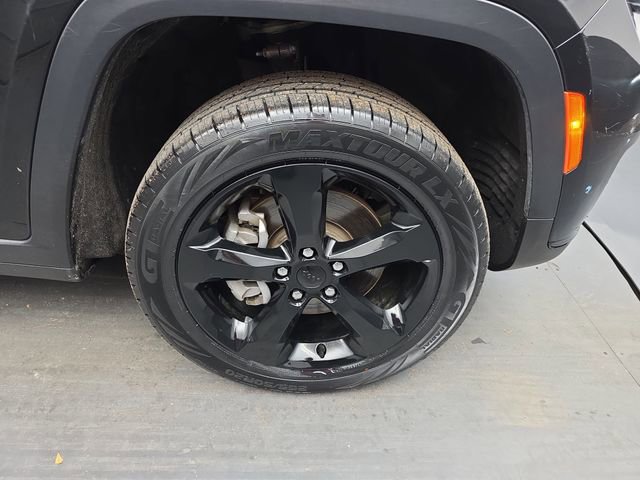 Used 2023 Jeep Grand Cherokee L Laredo image 12