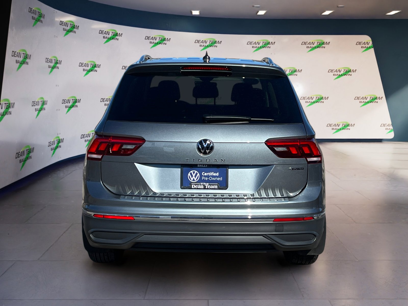 Certified 2024 Volkswagen Tiguan Wolfsburg Edition image 7